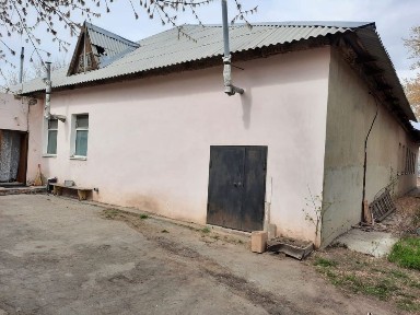 Продам здание на привокзальной площади.