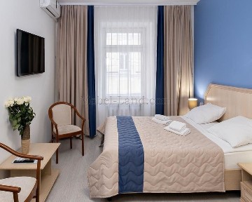 1-2 комнатные. Чисто, без запаха, уютно. От центра 10-12 минутах езды.