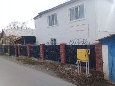 Продам двух этажный дом