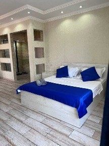 По часам, До 17-00 часов действует скидка 3 часа + 1 час в подарок.