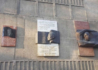 3 объекта внутри элитного двора в тихом центре Золотого квадрата