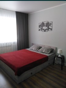 2 ком. квартира посуточна и по часам центр города