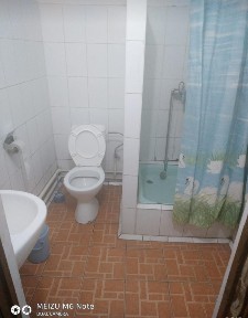 1-2 комнатные. Чисто, без запаха, до центра 10-12 минутах езды