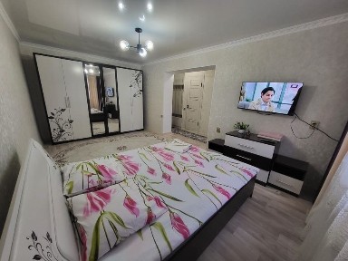 Посуточно 1 комнатная, центр