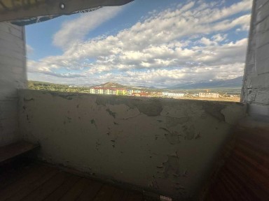 Продам 2х комнатную квартиру на 4 микрорайоне в 11 доме.