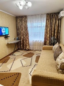 Посуточно 1 комн. кв. в 6 мкр-не