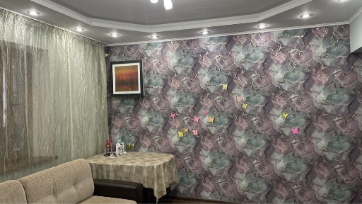 Продам трехкомнатную квартиру в Самал 1