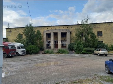 Здание с землей.