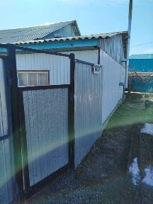 Жилой дом с земельным участком