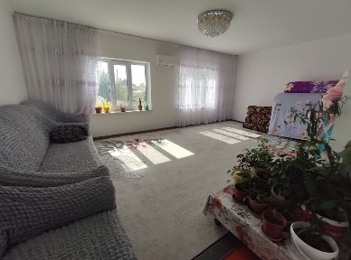 Иличте Межрайбазада уй сатылады 4 болмели