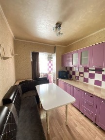 Квартира переделанная в 3х комнатную.