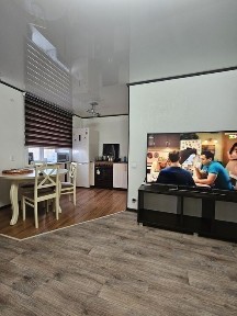 2-комнатнаяЛЮКСкоролевская кровать, огромный диван,TV165см, ваннаJACUZZI