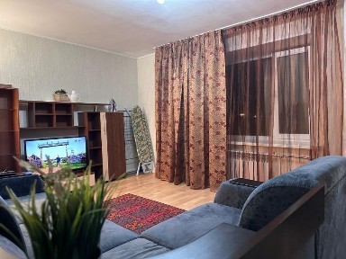 Сдам 2-ух комнатную квартиру Люкс на Площади Республики