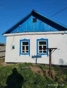 Продам дом. Домик не большой, земли много.