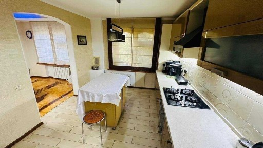 5-комнатная квартира · 170 м² · 3/5 этаж, центр города, Казахтелеком