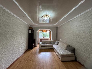 Продается 4-комнатная квартира в 16-микрорайоне (остановка Атлант)