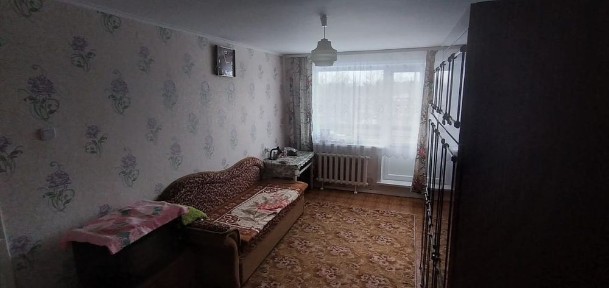 Срочно продам 3-х комнатную квартиру вместе с гаражом. Пос. Заводской.