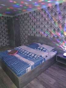 Квартира для двоих на часы
