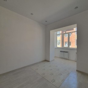 Срочно ! Новая 1 ком квар на 2/3 эт