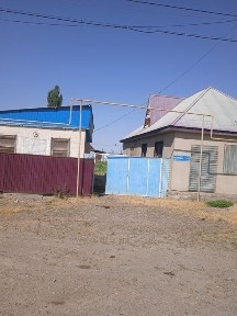 Тез арада үй сатылады. Срочно продам дом.