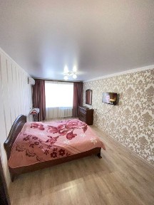 Посуточно 1 кв в 11 мкр 10000 В выходные цена другая!