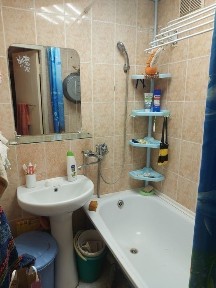 Продам 3-х комнатную квартиру в 8 мкр. за 15млн. Срочно.