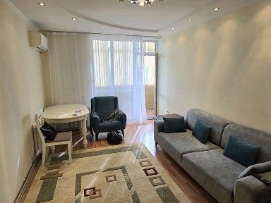 Благоустроенная 3-х комнатная квартира в Центре, ул. Туркестанская.