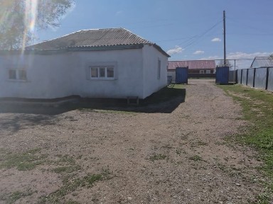 Үй сатылады. 2 жатын болме. 1 зал