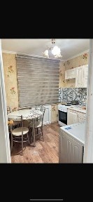 Сдаётся 2 комнатная квартира на длительный срок. Центр города.