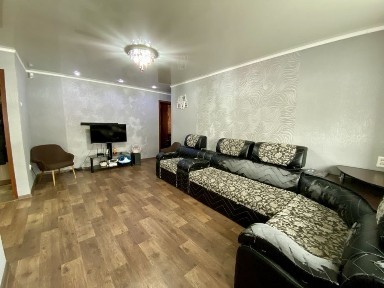 / Продам 3-комн квартиру в хоршем районе по ул Жакенова