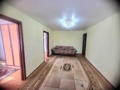 Продам 4 комнатную 6 микрорайон