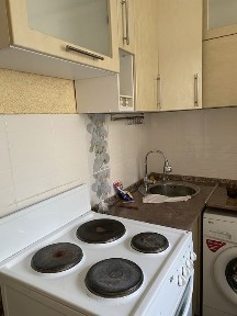 Продам 3 х ком кв 2 эт центр