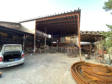 Продам пром. базу 16 соток и коммерческое помещение 600 кв. м.