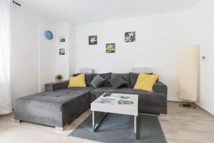 2-х комнатная квартира в ЖК в районе ТРЦ МЕГА и Атакента