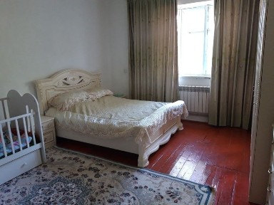 Үй сатылады жеримен