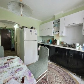 Продам 2 комн. район 1000 мелочей!