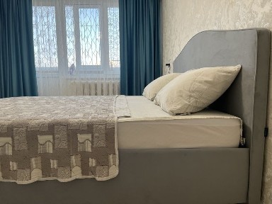 Сдам 1 кв в 11 мкр посуточно по Шайкенова 12000 тг.