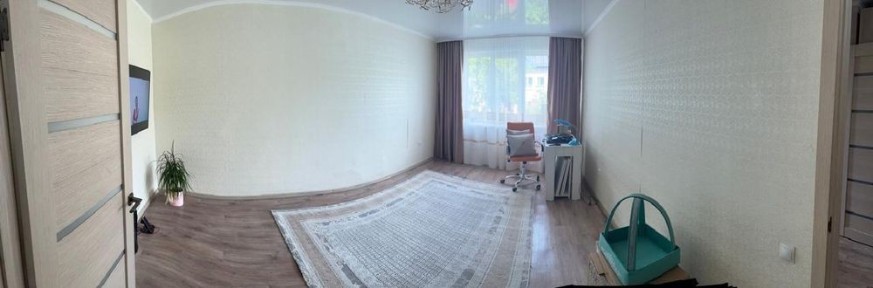 2 комнатная ленинградка район Тайги второй этаж 26400