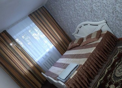 3000 тенге два часа. Абая. 1-но комнатная в центре.