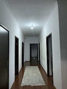 Большой гостевой дом с баней для отдыха.