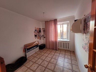 Продам трехкомнатную квартиру