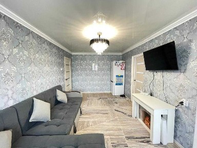 / Продам 4х ком квартиру, мкр 1а дом 23. Торг.