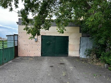 Продаётся дом с автосервисом.