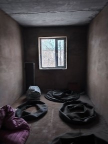 Продам шести комнатную дом