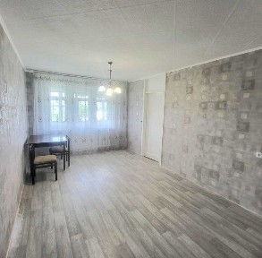 Продам 3 комнатную 3 микрорайон Абая улица