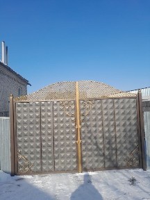 Двухэтажный дом с гаражём, баней, огородом