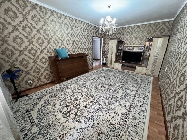 Срочно Левый Берегтен 3-комн квартира сатылады