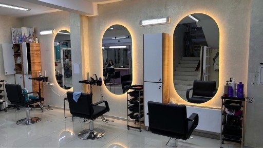 Сдам в аренду парикмахерское кресло