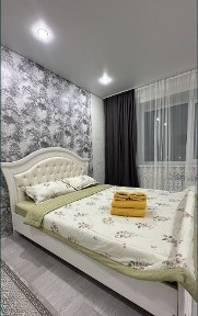 Двух комнатная в центре. По улице Абая.