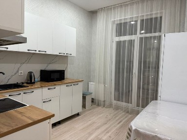 Сдается 1ком квартира почасам и посуточно в районе Евразии